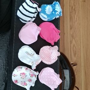 Baby scratch mittens